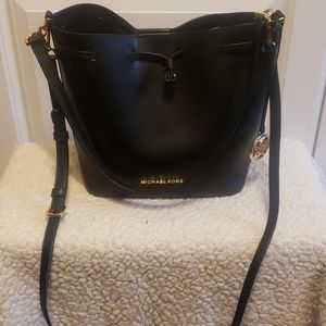 Micheal Kors Black Bucket Bag.
